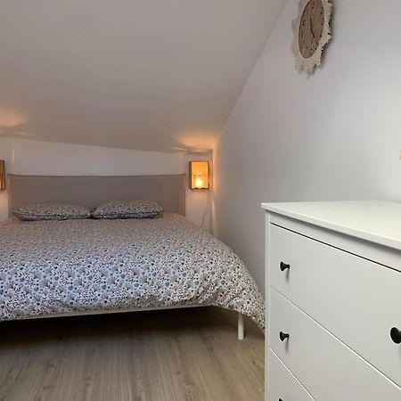 Superbe Duplex Hypercentre Dans Une Rue Pietonne Limoges Luaran gambar